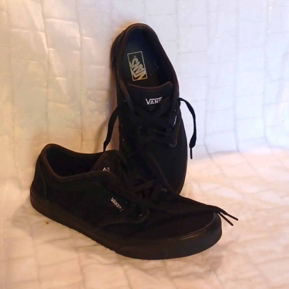 Vans women's size 5 black skateboard shoes